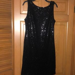 Sequin sleeveless cocktail dress with draped back